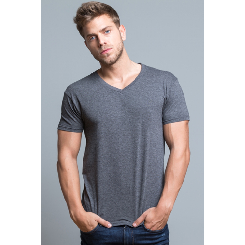 ЧОЛОВІЧА ФУТБОЛКА URBAN V-NECK JHK фотографія